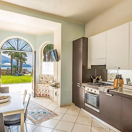 Palazzina Giardinolago Apartment Gravedona